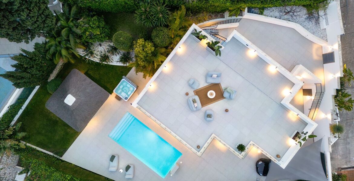 Villa for sale in Puerto Banus