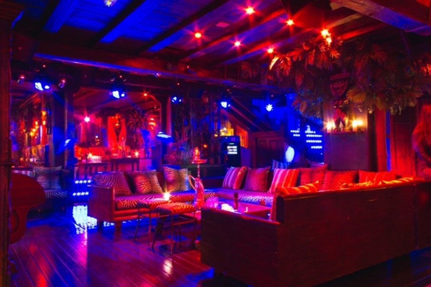 Puerto Banus Nightlife: BEST Bars Pubs & Nightclubs
